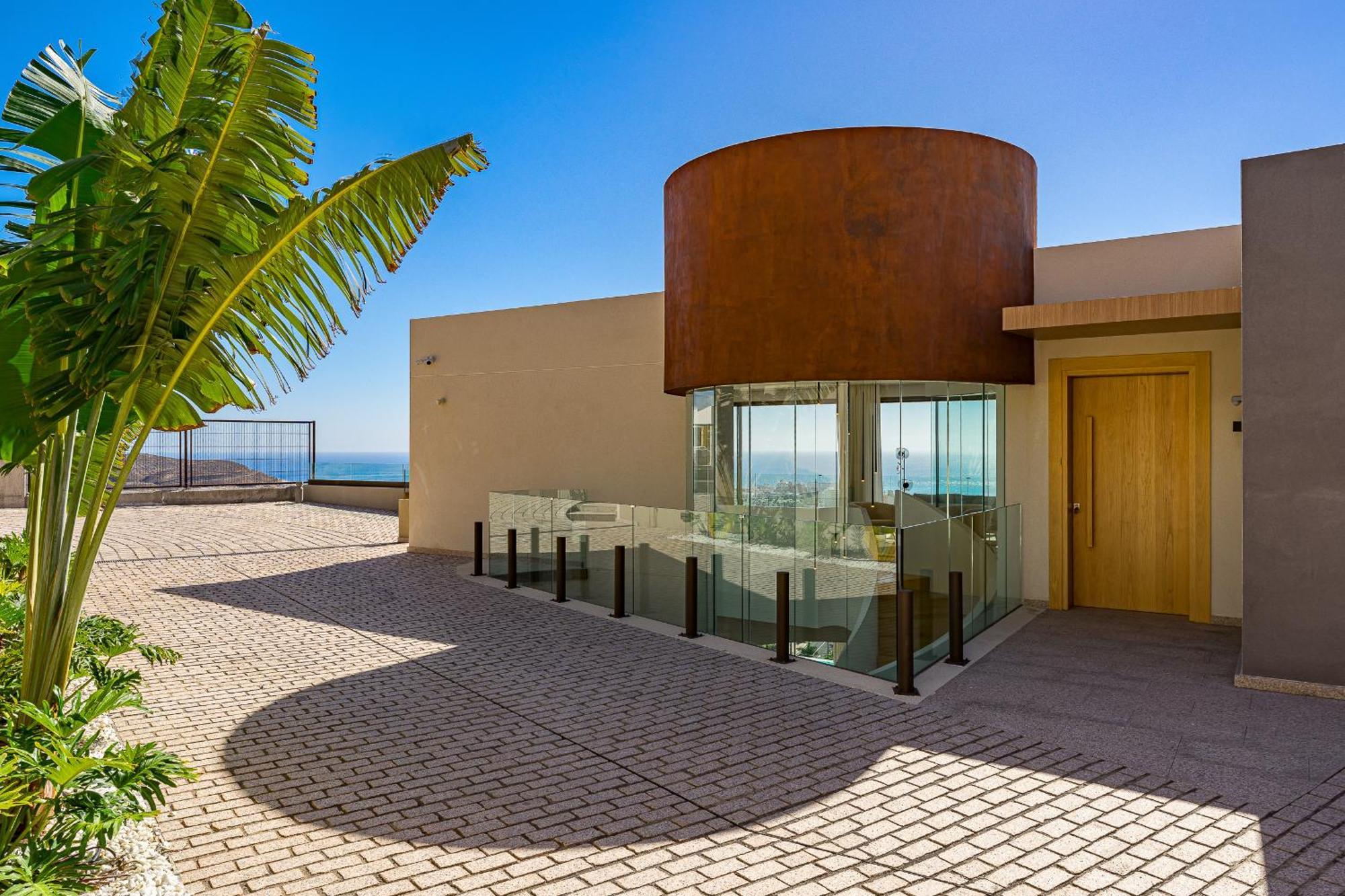 Serenity Heights - Luxury Concierge Services *
